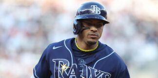 Las Grandes Ligas abrieron n una investigación sobre unos mensajes en redes sociales que involucran al campocorto dominicano de los Rays Wander Franco, confirmó su equipo los Rays de Tampa Bay el domingo.