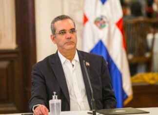 A inicios de este mes, Kenia se ofreció a liderar una “fuerza internacional” para ayudar al departamento de policía de Haití, que carece de personal y recursos, a sofocar la violencia de las pandillas, con solo unos 10,000 oficiales para los más de 11 millones de habitantes de la nación caribeña.
