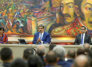 Maduro designa a tres nuevos ministros de su gabinete