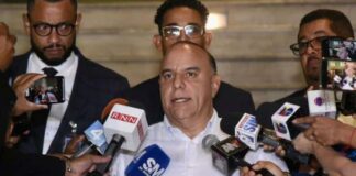 Miguel Arturo López Florencio, conocido como Miky López, y su hijo, actual regidor (PRM-Ayuntamiento de La Vega), José Miguel López Pilarte, están entre las más de 16 mil 958 personas con antecedentes penales beneficiadas por la red desmantelada mediante la Operación Gavilán y que acusa a empleados del Ministerio Público de recibir dinero a cambio de borrar fichas e impedimentos de salida.