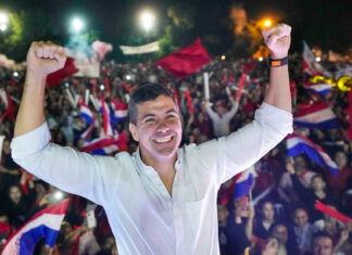 Santiago Peña asume la presidencia de Paraguay