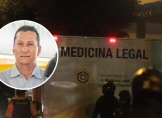 Nuevo crimen político en Ecuador en otro día de violencia y atentados en el país andino. Pedro Briones, dirigente de Revolución Ciudadana, el movimiento del expresidente Rafael Correa, fue asesinado a tiros cuando se encontraba en la puerta de su casa en la localidad de San Mateo, en la provincia norteña de Esmeraldas. La candidata presidencial del mismo partido, Luisa González, confirmó la información en la red social X y lamentó el ataque: “Ecuador vive su época más sangrienta. [...] Mi abrazo solidario a la familia del compañero Pedro Briones, caído en manos de la violencia”.