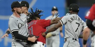 MLB analiza posibles sanciones tras pelea entre Tim Anderson y José Ramírez