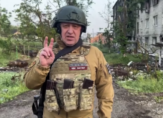 El jefel del Grupo Wagner, Yevgeny Prigozhin, murió este miércoles en un accidente aéreo, según reportaron agencias internacionales. El avión privado en el que se trasladaba el jefe mercenario y ex aliado de Vladimir Putin se estrelló en la región de Tver de Moscú, matando a las diez personas a bordo, dijeron el miércoles los servicios de emergencia rusos. La noticia fue informada por BBC y AFP, en un principio y medios rusos.