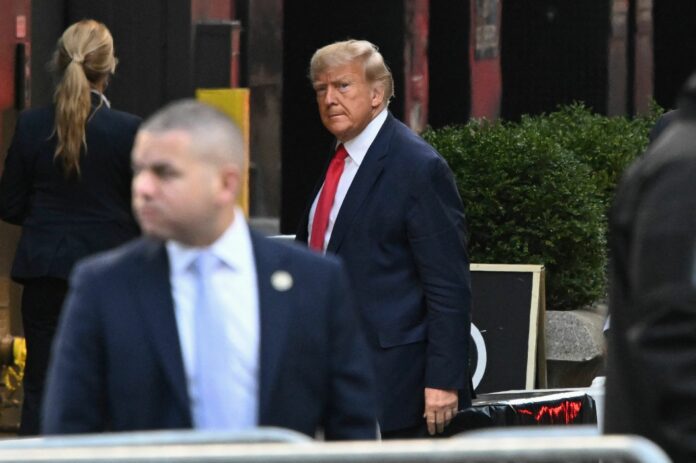 El expresidente de Estados Unidos Donald Trump ha confirmado que planea entregarse este jueves en una cárcel del condado de Fulton, en Georgia, tras ser acusado de orquestar un entramado para subvertir los resultados electorales de 2020 en el mencionado estado.