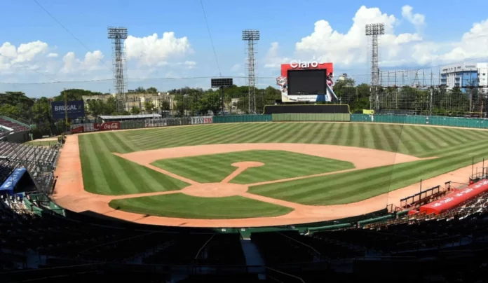 Maxwell Romero: “Estamos aquí para ganar” El receptor Maxwell Romero, seleccionado en el pasado sorteo de novatos, se integró de inmediato a los entrenamientos de los Tigres del Licey, con miras al campeonato 2023-24, dedicado a la periodista deportiva Onfalia Morillo.