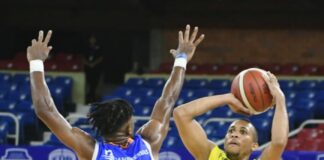 El club Rafael Barias estuvo imponente para vencer 90-72 a Huellas del Siglo en el choque de cierre de la jornada de este miércoles en la serie regular del 47 Torneo de Baloncesto Superior del Distrito Nacional (TBS Distrito 2023), que tuvo lugar el Palacio de los Deportes Virgilio Travieso Soto.
