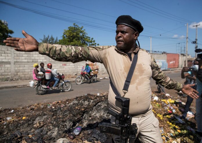 El poderoso líder de las bandas de facinerosos haitianos denominada G9, Jimmy Chérisier, alias Barbecue, anunció que apoyará económicamente y con armas los trabajos de construcción del canal en el río Masacre.