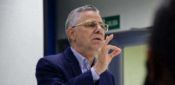 El alcalde del municipio Santo Domingo Este (SDE), Manuel Jiménez, respondió este miércoles al alegado descontento de las bases del Partido Revolucionario Moderno (PRM) en esa demarcación, asegurando que “todos no cabemos” en la alcaldía.