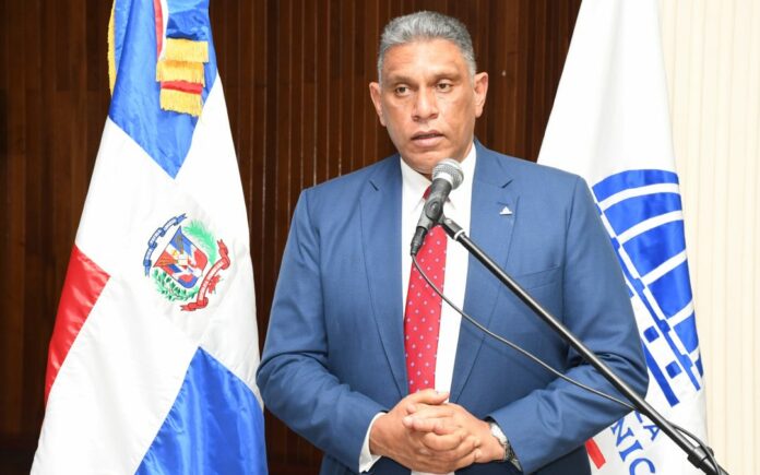 Autoridades, empresarios, sacerdotes, pastores, comunitarios y dirigentes deportivos dejarán instalado el domingo el programa “De Vuelta al Barrio”, en Santo Domingo Oeste, en un acto encabezado por el presidente Luis Abinader en el Boulevard de Los Famosos.