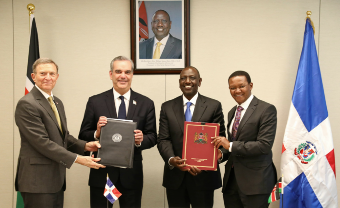 El presidente Luis Abinader sostuvo una reunión bilateral con su homólogo de Kenia, William Ruto, tras la cual definió al país africano como un nuevo amigo de República Dominicana.