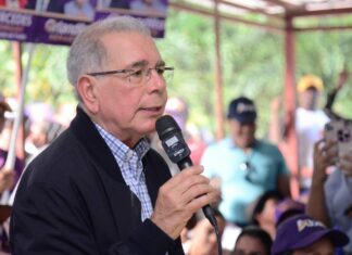 Danilo afirma que dejó República Dominicana totalmente iluminada El expresidente Danilo Medina afirmó que en 2019, un año antes de él cumplir su último mandato gubernamental, tenía resuelto al problema de los apagones y el país llevaba un año con energía eléctrica días las 24 horas.