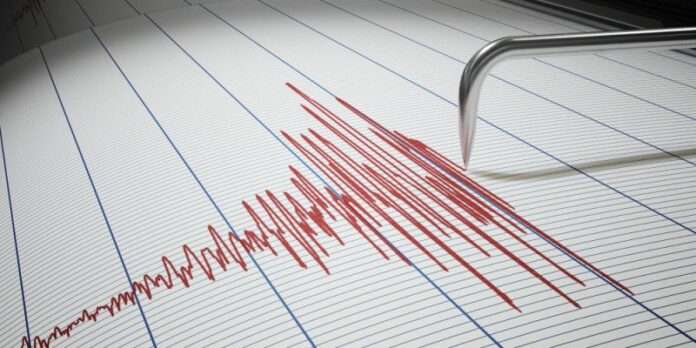 Un sismo de magnitud 4.4 se registró la madrugada de este miércoles a 4.9 kilómetros al noreste de Villa González, Santiago.