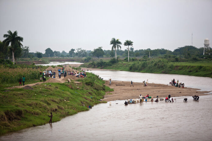 Especialistas del Ministerio de Agricultura, Recursos Naturales y de Desarrollo de la República de Haití informan que la construcción del canal en el río Masacre, que desarrollan empresarios de ese país mediante una compañía cubana, no se recomienda basándose en datos hidrológicos y geotécnicos. Reconocen que la República Dominicana sería perjudicada.
