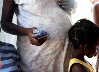 En medio de conflicto la ONU dice haitianas embarazadas han sufrido abusos en RD En medio del conflicto entre República Dominicana y Haití, la Organización de las Naciones Unidas (ONU) denunció este martes que “haitianas embarazadas o que dieron recientemente a luz” han sufrido intimidaciones, detenciones y deportaciones en Quisqueya.