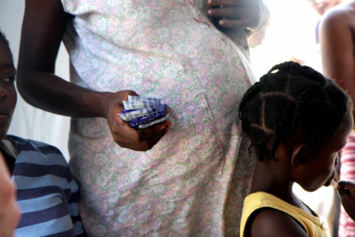 En medio del conflicto entre República Dominicana y Haití, la Organización de las Naciones Unidas (ONU) denunció este martes que “haitianas embarazadas o que dieron recientemente a luz” han sufrido intimidaciones, detenciones y deportaciones en Quisqueya.