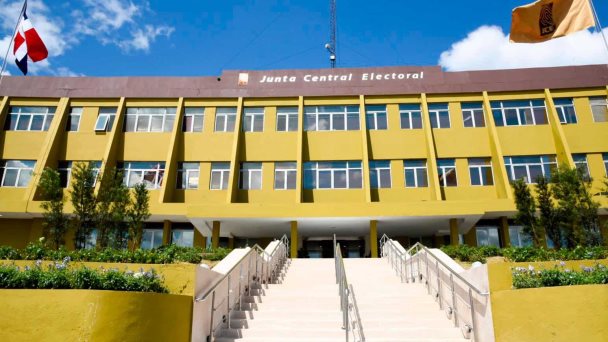La Junta Central Electoral (JCE), informó sobre la apertura formal, este miércoles, del proceso de impresión de las boletas que se utilizarán en las primarias del Partido Revolucionario Moderno (PRM), a celebrarse el próximo 1 de octubre.