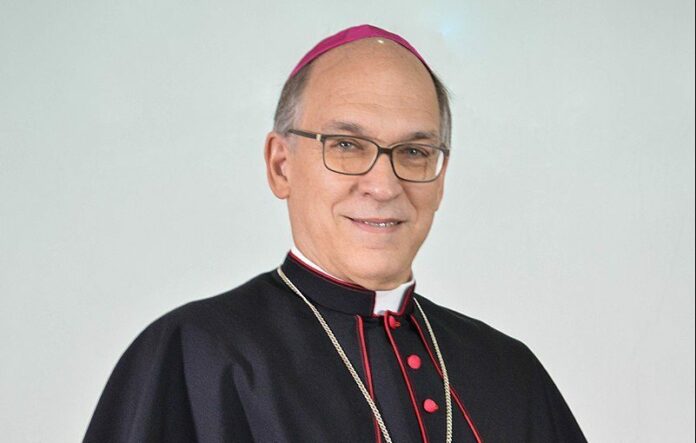 Masalles a través de su cuenta X, antiguo Twitter dijo «Luego de un proceso de discernimiento, a raíz de una invitación del Cardenal Omella, Arzobispo de Barcelona, a colaborar en su diócesis, decidí aceptar el desafío, junto a los retos que representa. Me siento muy agradecido por la acogida que me ofrece el Sr. Cardenal.
