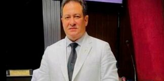 El diputado Miguel Gutiérrez, preso en Miami por acusaciones de narcotráfico, envió este martes una carta a la Cámara Baja donde comunica su renuncia como legislador y representante de Santiago.