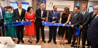 El Banco de Reservas de la República Dominicana abrió este miércoles en la noche aquí una Oficina de Representación, durante una ceremonia a la que asistió el presidente de este país caribeño, Luis Abinader.