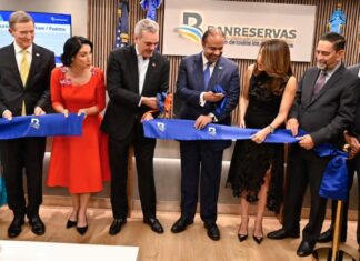 Banreservas instala sucursal en Nueva York El Banco de Reservas de la República Dominicana abrió este miércoles en la noche aquí una Oficina de Representación, durante una ceremonia a la que asistió el presidente de este país caribeño, Luis Abinader.