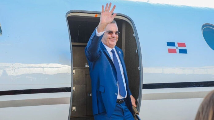 El presidente de la República, Luis Abinader, viajará este viernes a La Habana, Cuba, donde ha sido invitado para participar en la Reunión del Grupo de los 77 y China, que se celebrará en la isla caribeña.