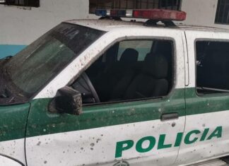 Atacan con explosivos una estación policial en Colombia Un ataque con explosivos fue perpetrado en la mañana de este miércoles contra una estación policial de la localidad de Timba, en el convulso departamento del Cauca (suroeste), donde también fueron cometidos otros atentados durante la madrugada contra el Ejército.