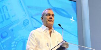 El presidente Luis Abinader encabezará este lunes diversas actividades, las cuales incluyen el inicio de obras y reuniones oficiales en el Palacio Nacional.
