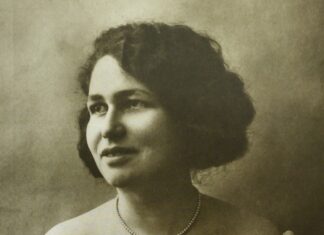 Los restos de Emilia Abigaíl Mejía Solière, destacada intelectual, pionera del movimiento sufragista de vanguardia y organizadora del voto de ensayo en el año 1934, fueron trasladados ayer al Panteón de la Patria luego de una serie de actividades contenidas en el Decreto 164-23.