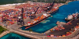 Agentes de la Dirección Nacional de Control de Drogas (DNCD) ocuparon 97 láminas presumiblemente cocaína, en medio de un operativo de inspección realizado en el Puerto Multimodal Caucedo, Boca Chica.