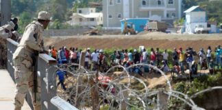 Mientras el gobierno ha convocado a una reunión extraordinaria del Consejo de Seguridad Nacional la mañana de este lunes, para abordar la situación en Haití y la nueva crisis en la frontera, grupos haitianos ya empezaron a instalar alcantarillas en el espacio dragado que servirá de cauce para al desvío de aguas del río Masacre. Según medios de Haití, la decisión de los haitianos cuenta con el apoyo del exsenador Waninque Pierre.