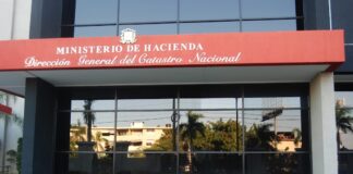 En República Dominicana, alrededor de un 60 % de las tierras y propiedades no tienen títulos de manera formal. La información la ofreció el director de Catastro Nacional, Héctor Pérez, quien explicó que, aunque las propiedades no tengan títulos, se encuentran registradas como propiedad estatal.