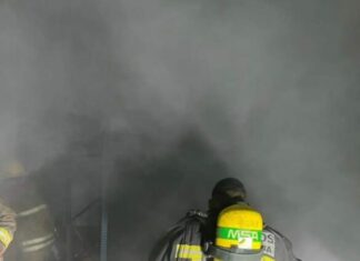 Incendio afecta tienda El Sol Calzados en Villa Consuelo Un voraz incendio se registró este domingo en la tienda El Sol Calzados de Villa Consuelo, Distrito Nacional.