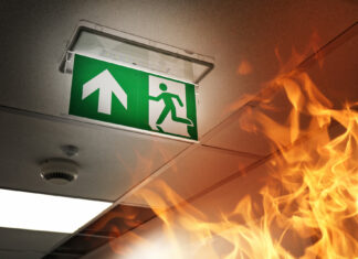 No hay reportes de personas afectadas por el incendio ocurrido en parqueo subterráneo.