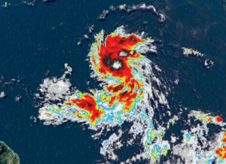 Lee se convierte en huracán categoría 5 El Centro Nacional de Huracanes estadounidense informó este jueves, que el huracán Lee ganó intensidad, pasó de ser categoría 4 a 5, con vientos máximos sostenidos cerca de 160 millas por hora (260 kilómetros por hora).