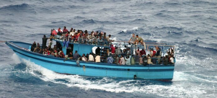 En 2023, la crisis migratoria en Europa parece estar en su punto más álgido. Según lo informado por el organismo de Naciones Unidas, la cifra compartida este 28 de septiembre supera por dos tercios la registrada en el mismo periodo en 2022, con al menos 1.680 personas que no habrían conseguido atravesar las peligrosas aguas del Mediterráneo. En 2023, la crisis migratoria en Europa parece estar en su punto más álgido. Según lo informado por el organismo de Naciones Unidas, la cifra compartida este 28 de septiembre supera por dos tercios la registrada en el mismo periodo en 2022, con al menos 1.680 personas que no habrían conseguido atravesar las peligrosas aguas del Mediterráneo.