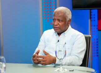 Edwin Paraison ve con preocupación ultimátum de RD a Haití sobre río Masacre El excónsul de Haití, Edwin Paraison, calificó este martes de grave el ultimátum que República Dominicana le ha dado al gobierno haitiano para aportar alguna respuesta con relación a la construcción del canal en el río Masacre.