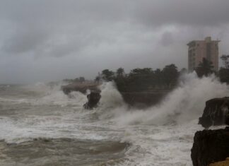 Los efectos indirectos más notables que se esperan del huracán Lee en la República Dominicana se traducirán en oleajes y vientos anormales que afectará la costa atlántica norte, informó la Oficina Nacional de Meteorología.