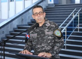 Presunto autor de cuádruple homicidio en Dajabón cayó abatido por la Policía Uno de los presuntos autores del cuádruple homicidio ocurrido en el municipio El Partido, provincia Dajabón, cayó abatido en la comunidad de Guayubin al enfrentar una patrulla de la Policía Nacional.
