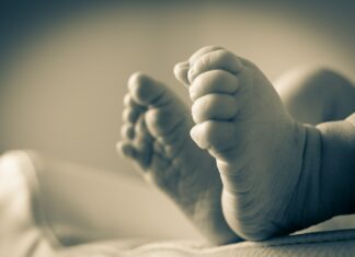Una niña recién nacida fue reportada como robada este lunes de la maternidad Renée Klang de Guzmán, la cual opera en el hospital Estrella Ureña de Santiago.