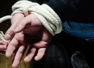 Secuestran dominicano en Haití Una banda armada secuestró en Haití a un gerente de mecánica de una empresa dominicana, originario de la provincia Valverde y piden por su liberación el pago de un rescate de 200 mil dólares.