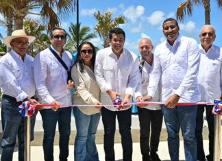 Ministro de Turismo inaugura sendero peatonal en Cabrera El ministro de Turismo, David Collado, inauguró este domingo el Paseo Peatonal Turístico dedicado a la música típica en este municipio, un punto de interés y de encuentro en la zona que forma parte del proyecto de remozamiento de espacios públicos y de impulso a ese destino.