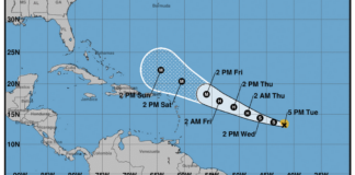 La Tormenta Tropical Lee gana intensidad en las últimas horas y empieza a disminuir su velocidad de traslación. El fenómeno lleva vientos máximos sostenidos de 100 km/h y trayectoria hacia el oeste-noroeste a 22 km/h.