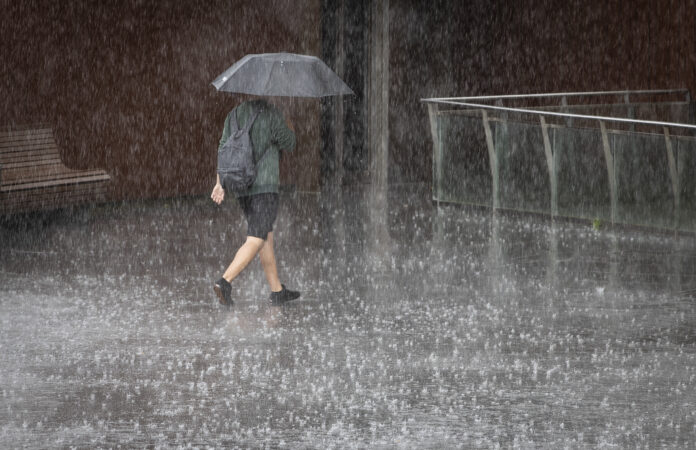 La Oficina Nacional de Meteorología informó que las condiciones atmosféricas para este miércoles, estarán bajo los efectos del viento del sureste que mantendrá las temperaturas calurosas en la mañana donde prevemos chubascos pasajeros por arrastre del viento sobre puntos del sureste y costeros del caribe.