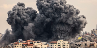 El número de fallecidos en Israel por el ataque sorpresa del sábado del movimiento islamista Hamás superó este miércoles los 1,200 y los heridos superan los 3,000, mientras que los bombardeos israelíes en Gaza han causado ya 1,055 muertos y al menos 5,184 heridos.