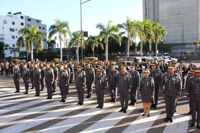 La Policía Nacional informó que el Gobierno hizo efectivo este mes de octubre el aumento salarial a los rasos y conscriptos, al igual que dispuso otros aumentos escalonados a los demás miembros de la entidad.