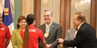 El presidente de la República, Luis Abinader, llenó ayer de alegría a la selección nacional de voleibol femenina (Reinas del Caribe) tras autorizar la construcción del anhelado centro de alto rendimiento para la masificación de esa disciplina.