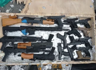 El presidente Luis Abinader, afirmó este lunes que no es cierto que Haití reciba armas desde su país, porque en República Dominicana son «siete veces más caras» que en la nación fronteriza.
