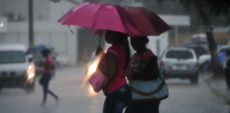 La Oficina Nacional de Meteorología (Onamet), informó este lunes que las condiciones del tiempo permanecen bajo la incidencia de un sistema de alta presión, el cual limita las formaciones de nube vertical, manteniendo escasas las precipitaciones de importancia.