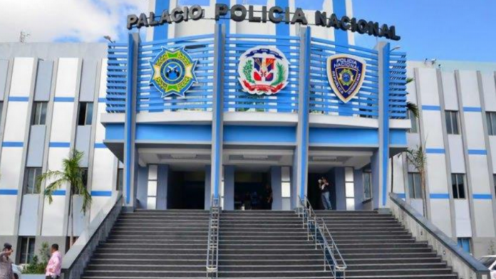 Policía Nacional participa en el Tercer Simulacro Nacional de Evacuación La Policía Nacional realizó con éxito en la sede de la institución el tercer simulacro nacional de evacuación, ejercicio que fue realizado en tres minutos.